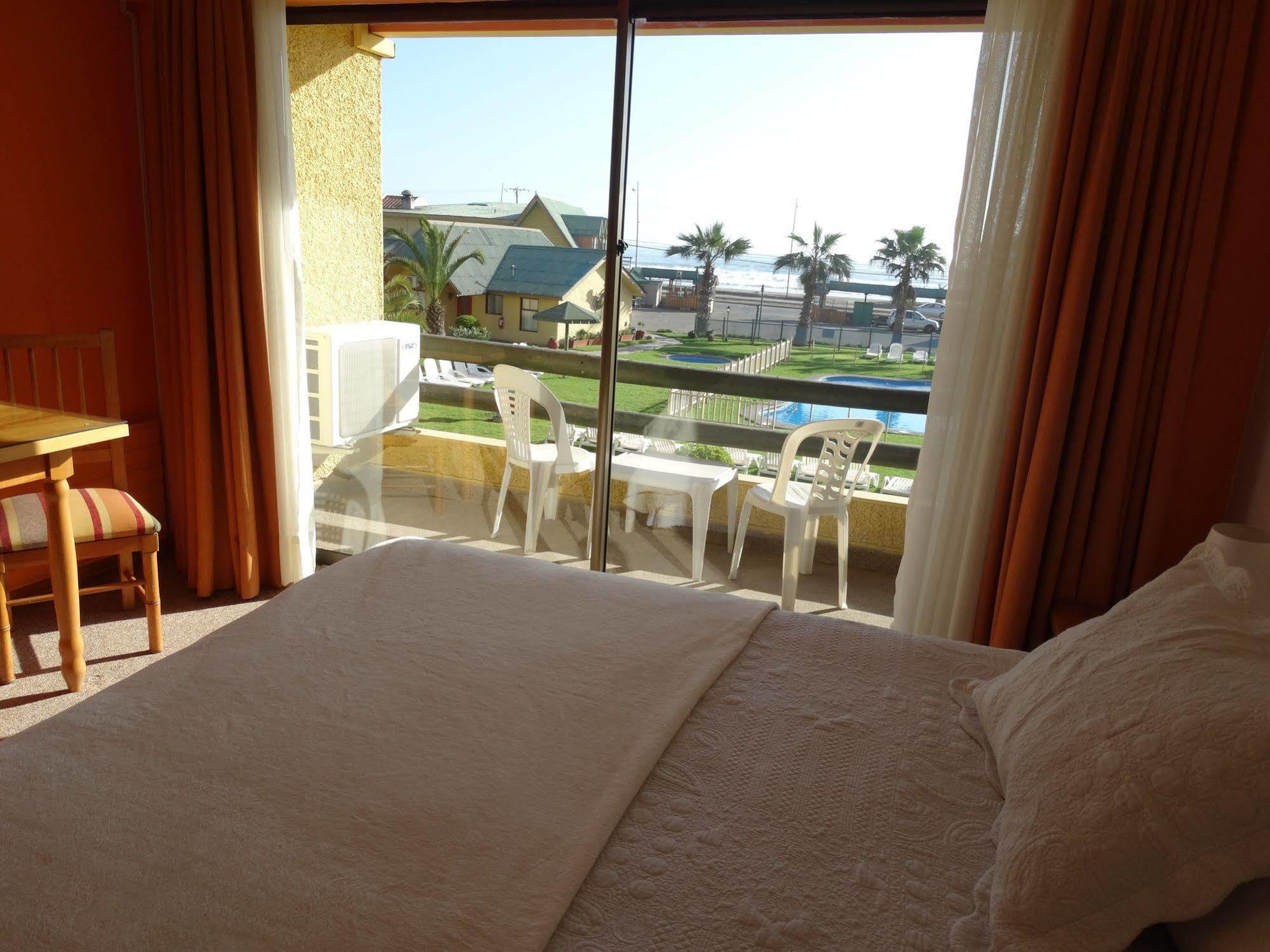 Hotel Y Cabanas Mar De Ensueno La Serena Exterior photo