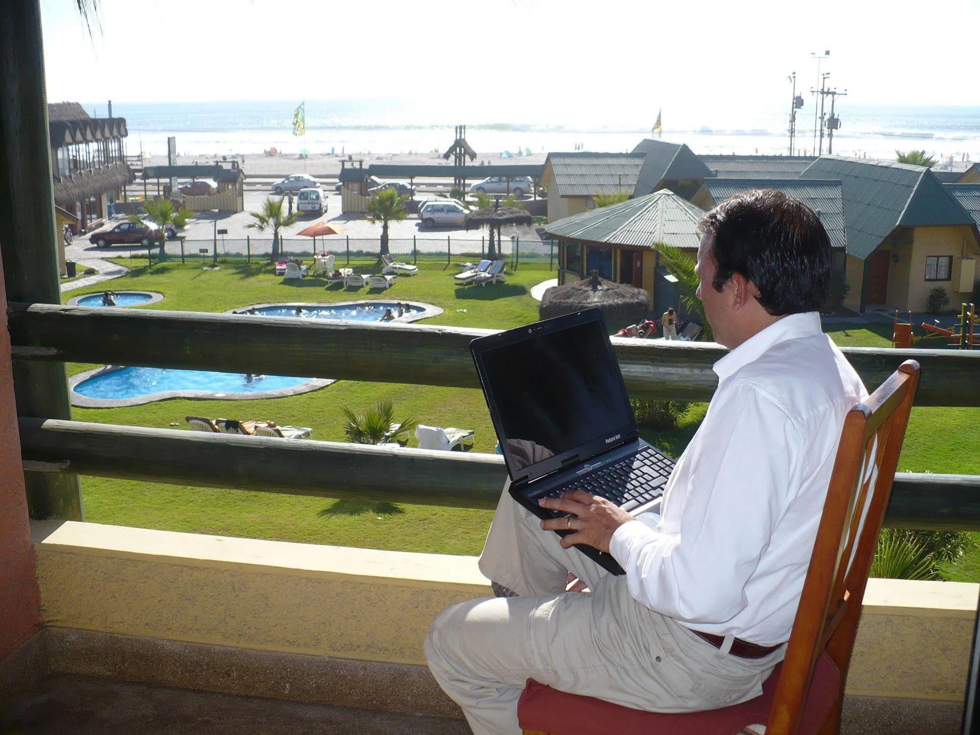 Hotel Y Cabanas Mar De Ensueno La Serena Exterior photo